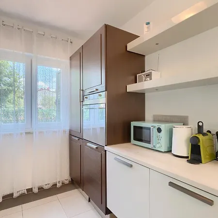 Beautiful Sabrina With Pool In Villa *