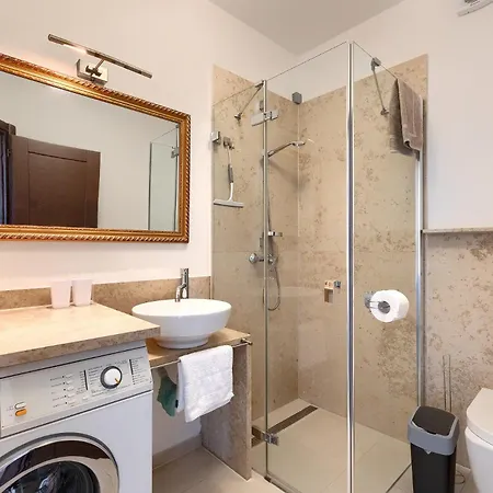 Villa Beautiful Sabrina With Pool In *