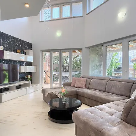 Beautiful Sabrina With Pool In