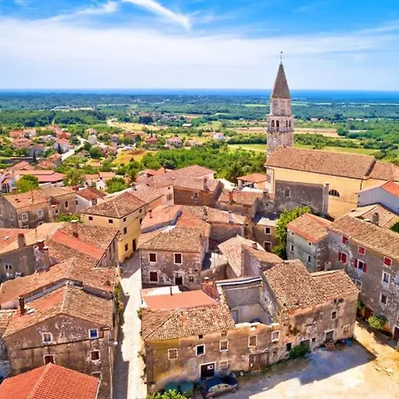 Beautiful Sabrina With Pool In Villa *